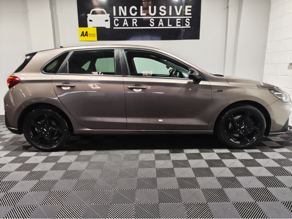 2022 Hyundai i30 - image 10