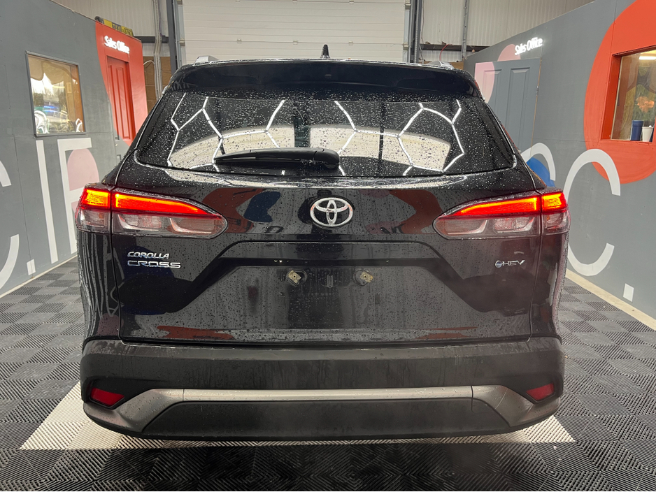 2024 Toyota Corolla - image 3