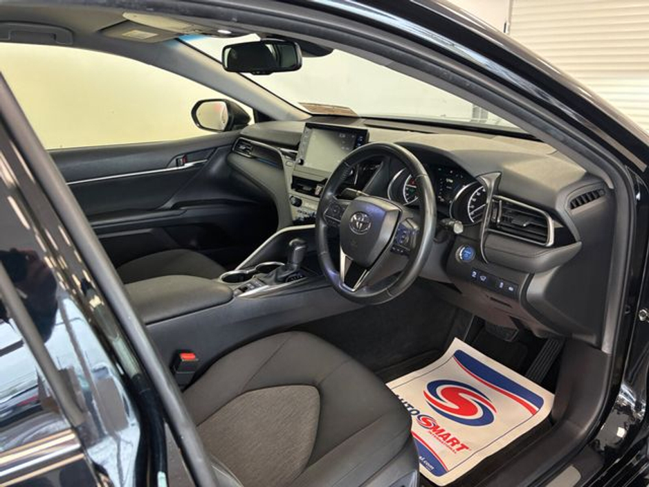 2021 Toyota Camry - image 8