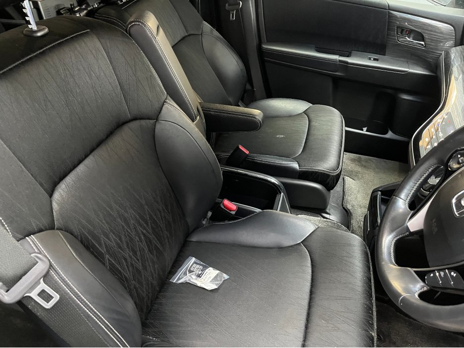 2017 Honda Odyssey €21950 2017 HONDA ODYSSEY 2.0 AUTOMATIC / CRUISE CONTROL / 360° CAMERA / AUTOMATIC DOORS / ELECTRIC HEATED SEATS AND MORE €21,950