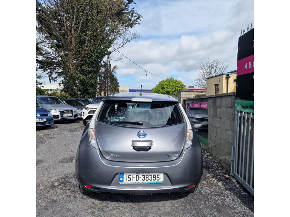 2015 Nissan Leaf - image 8