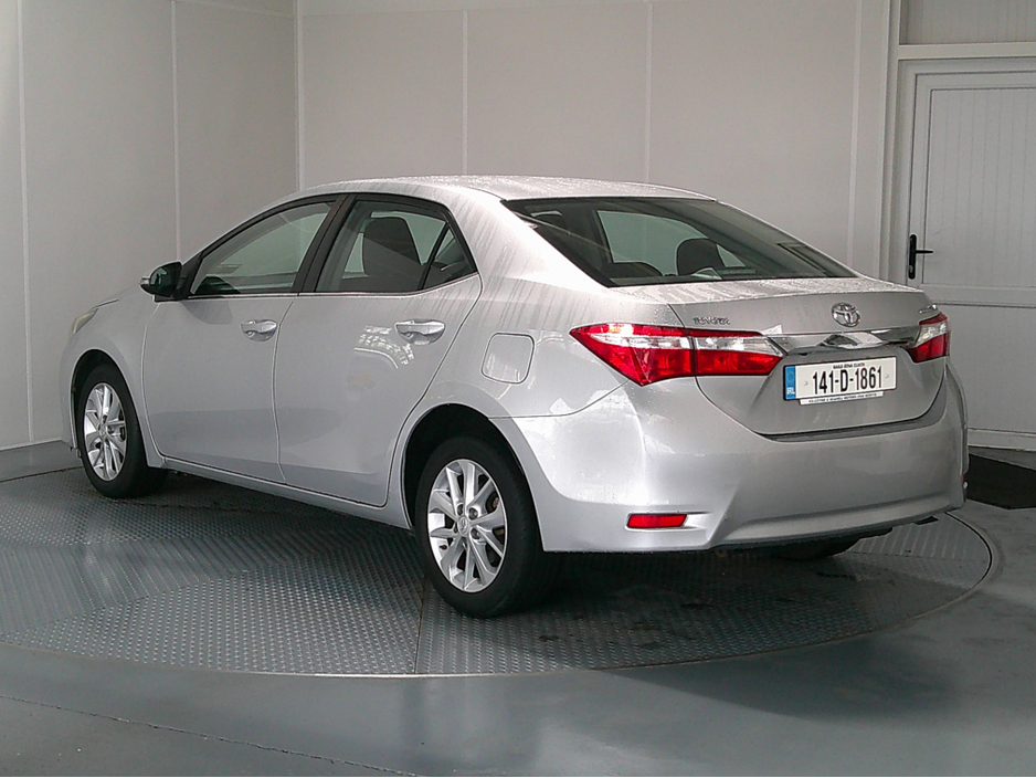 2014 Toyota Corolla - image 5