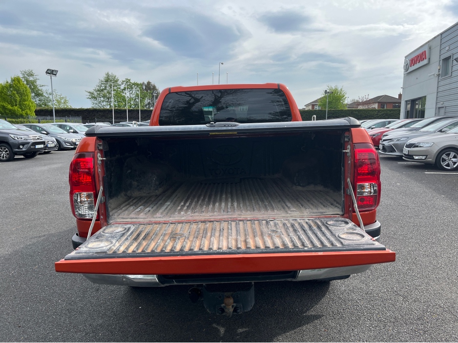 2020 Toyota Hilux - image 11