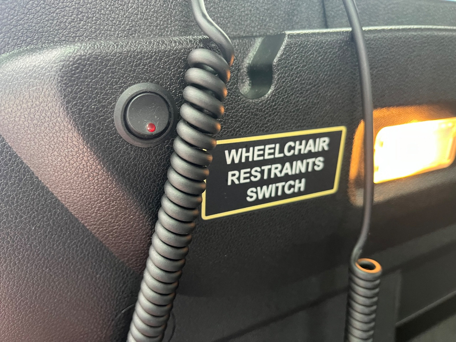 2023 Peugeot Rifter - image 14