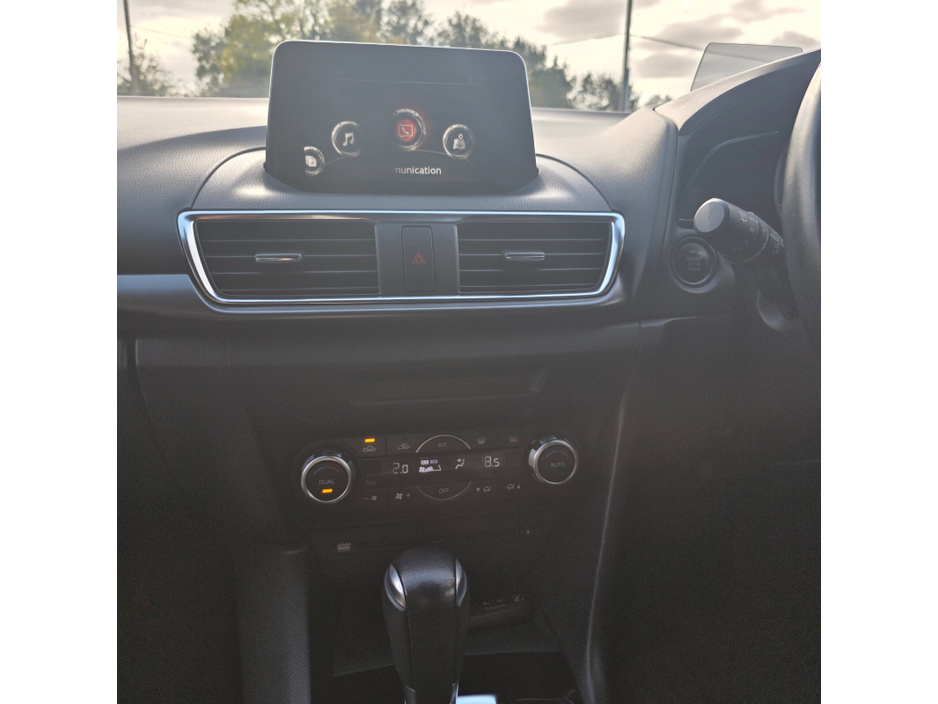 2016 Mazda Axela  €12,450