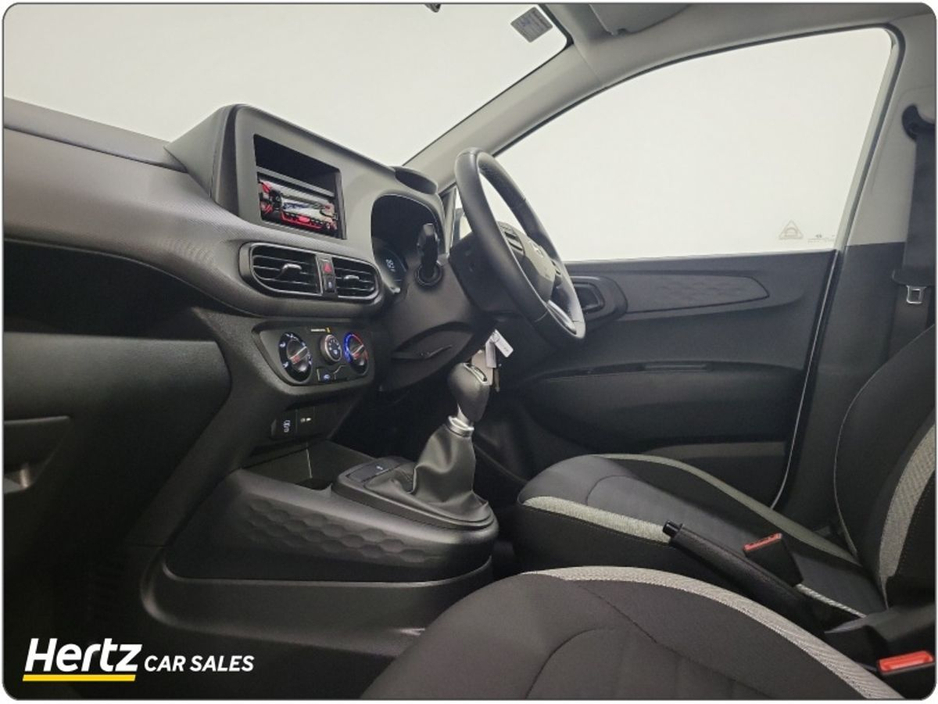 2024 Hyundai i10 - image 4