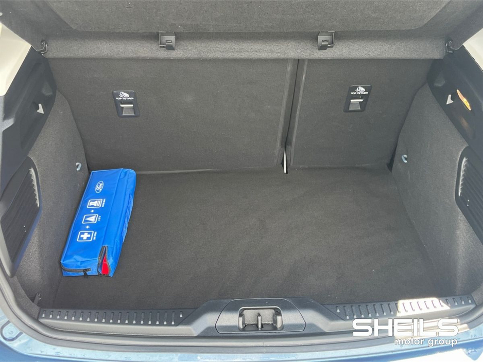 2022 Ford Focus - image 9