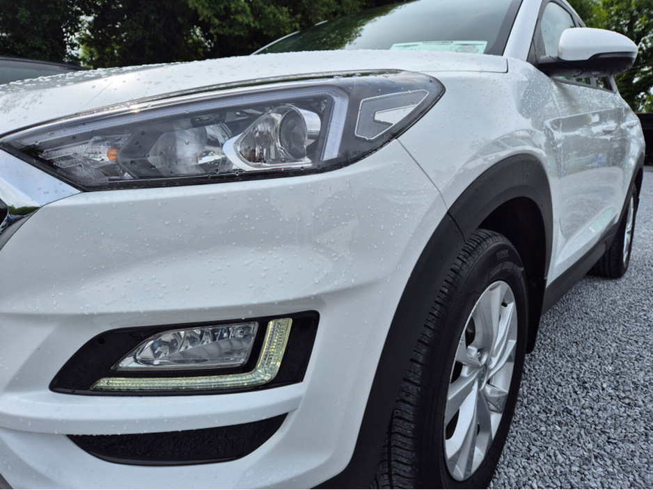 2019 Hyundai Tucson - image 2