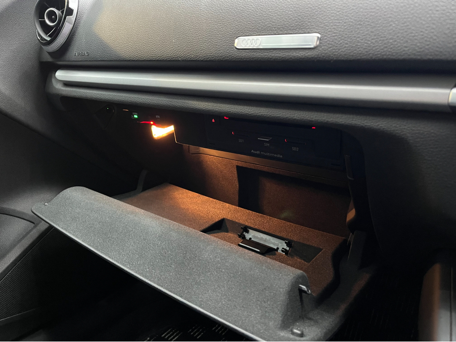 2016 Audi A3 Sportback 2016 AUDI A3 SPORTBACK TFSI 1.4 AUTOMATIC / CRUISE CONTROL / REVERSE CAMERA AND MORE