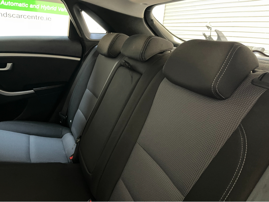 2016 Hyundai i30 - image 11