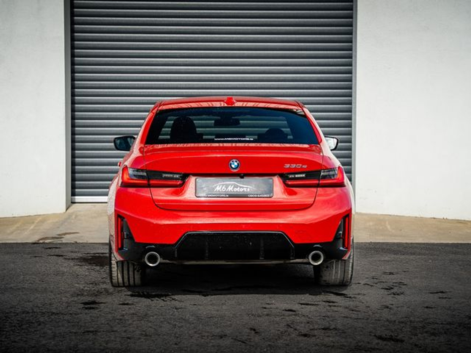 2024 BMW 3 Series - image 7