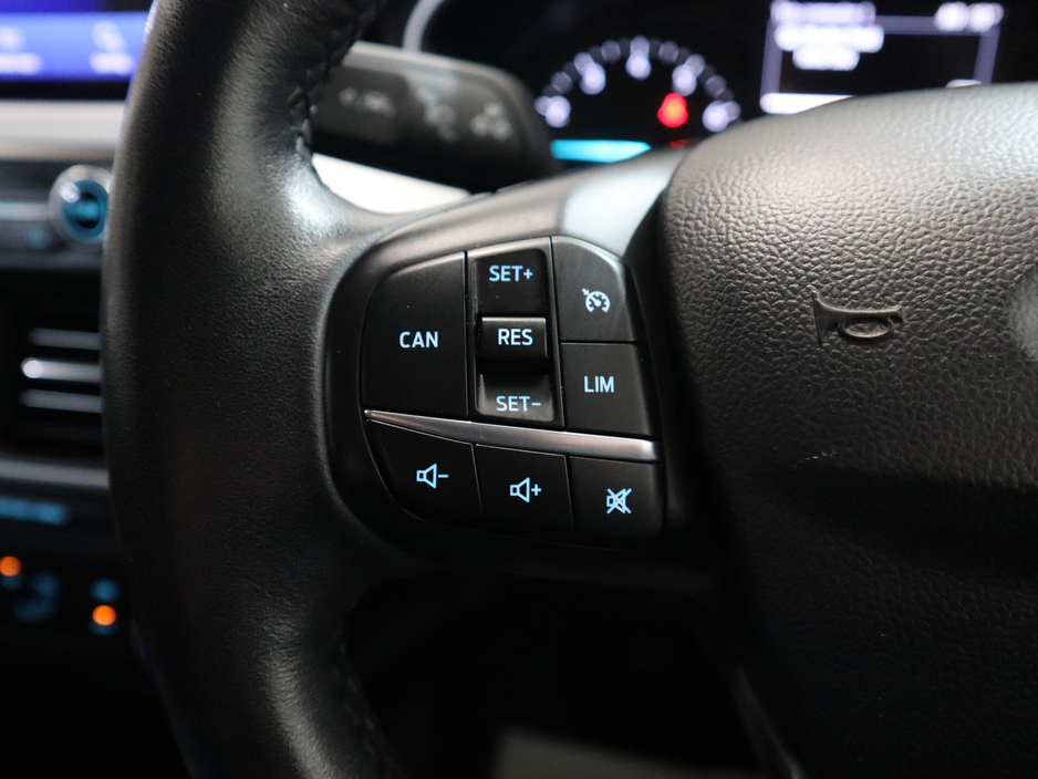 2019 Ford Focus - image 12