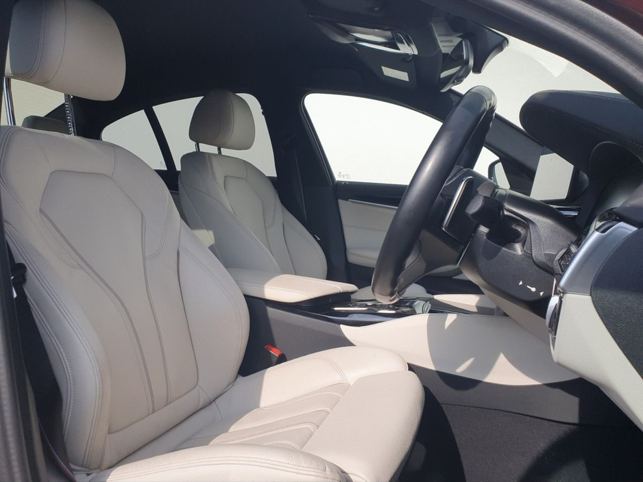 2023 BMW 5 Series - image 12