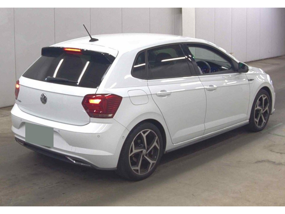 2019 Volkswagen Polo - image 9