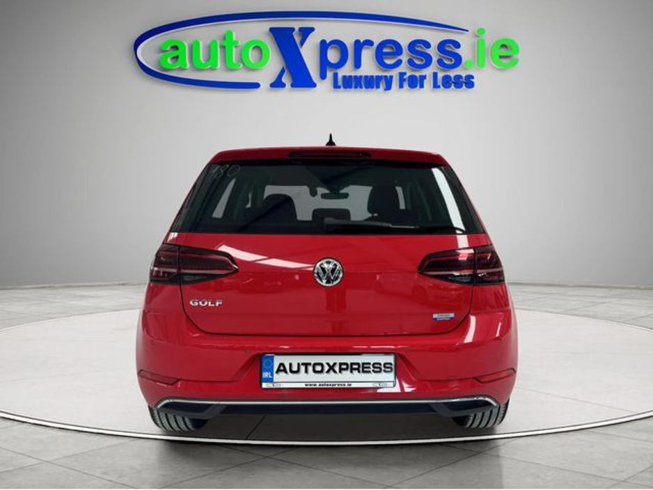 2019 Volkswagen Golf - image 9