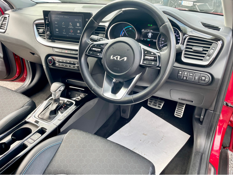 2023 Kia XCeed - image 9