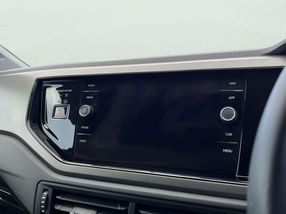 2019 Volkswagen Polo - image 22