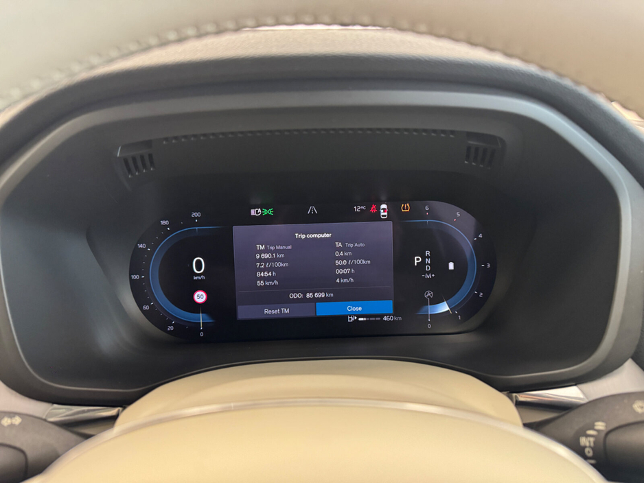 2022 Volvo XC60 - image 16