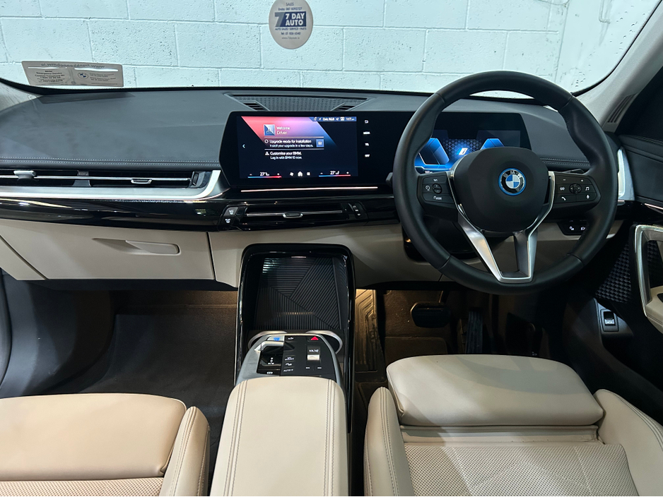 2025 BMW iX1 - image 7