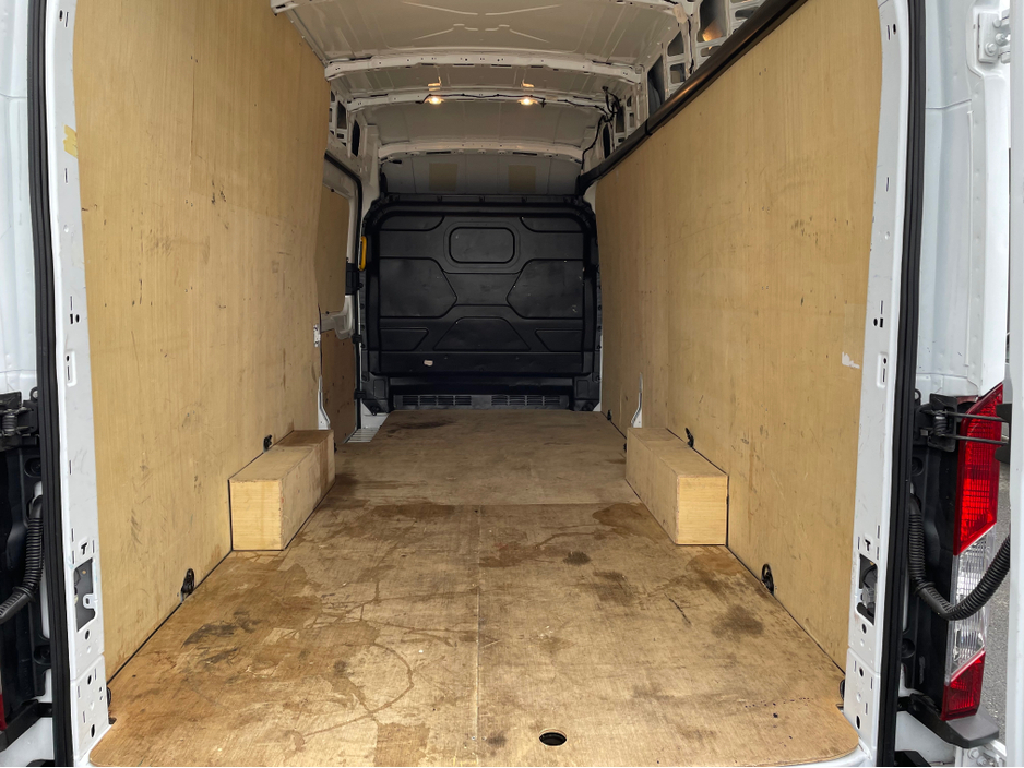 2025 Ford Transit - image 10