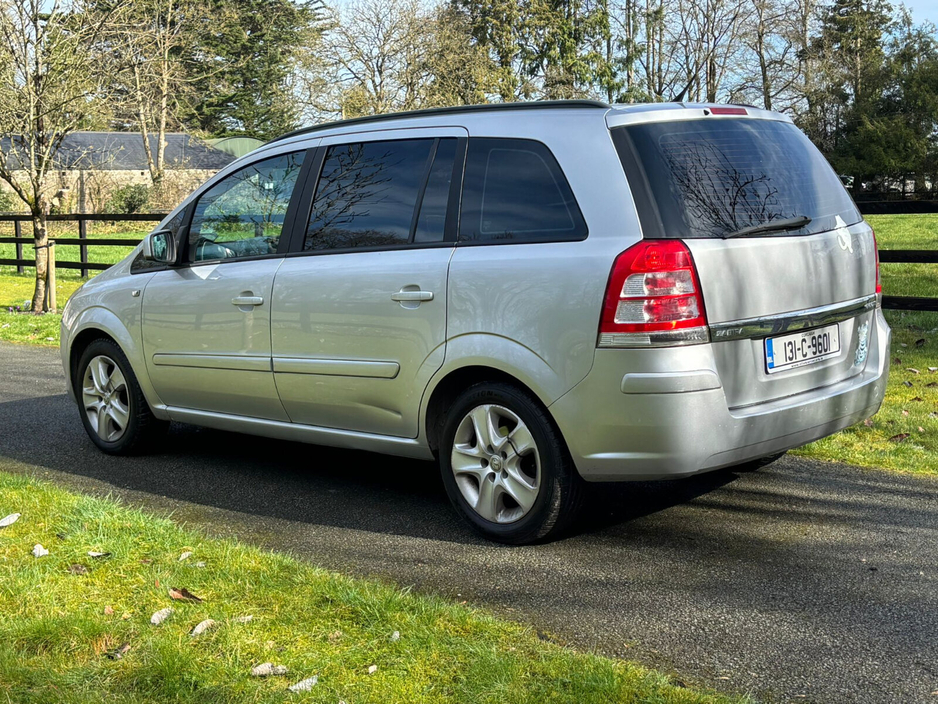 2013 Vauxhall Zafira - image 10