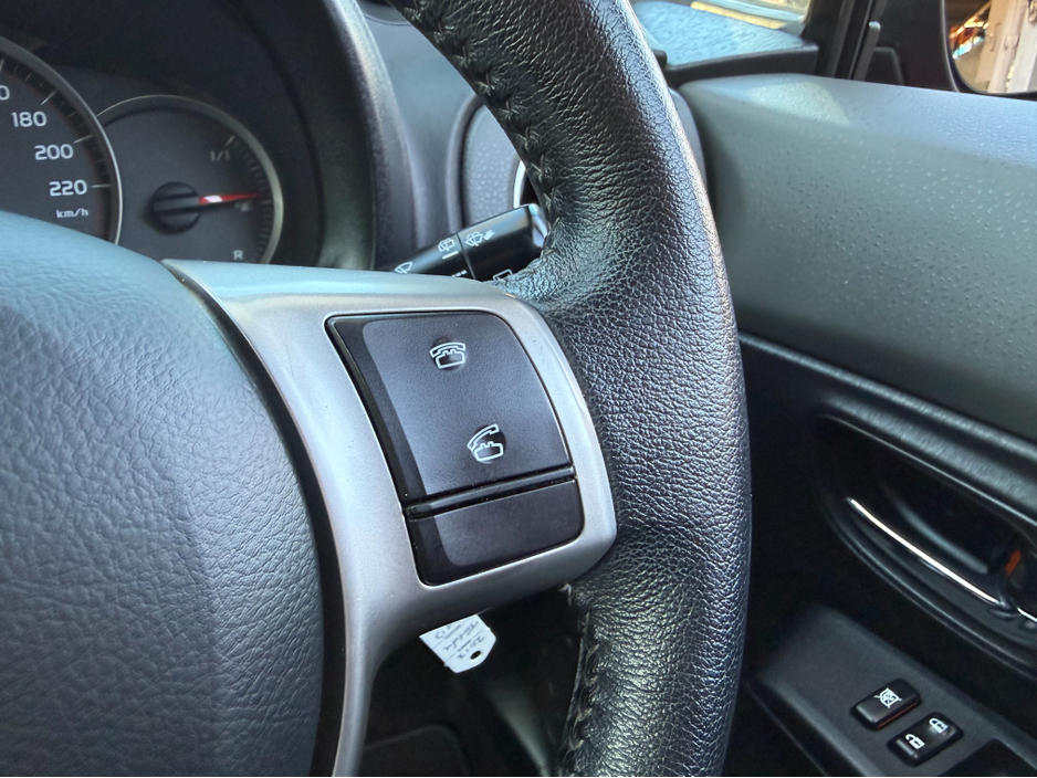 2013 Toyota Yaris - image 17