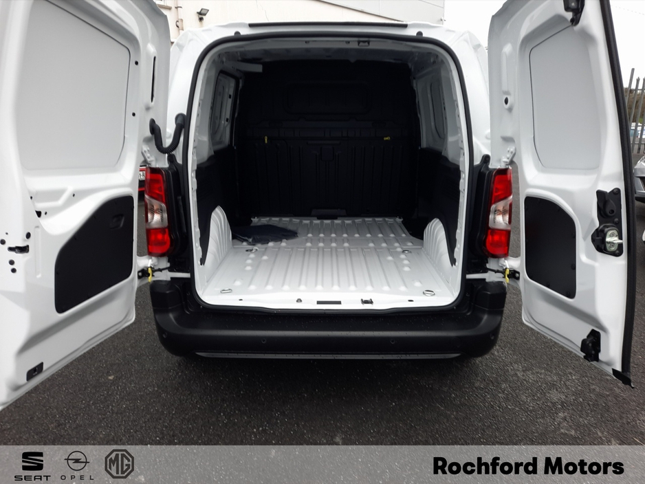 2026 Opel Combo L1H1 Komfort 1.5D 100HP €21,050