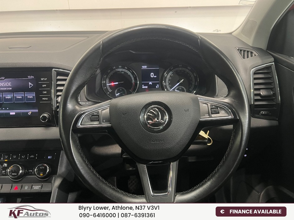 2020 Skoda Karoq - image 21