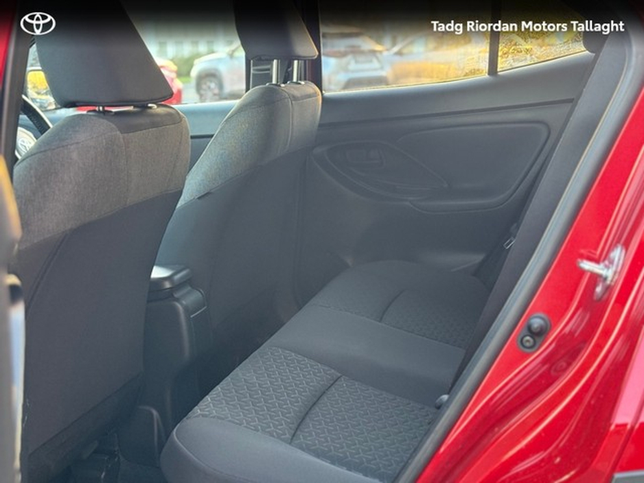 2024 Toyota Yaris Cross YARIS CROSS LUNA SPORT €30,450