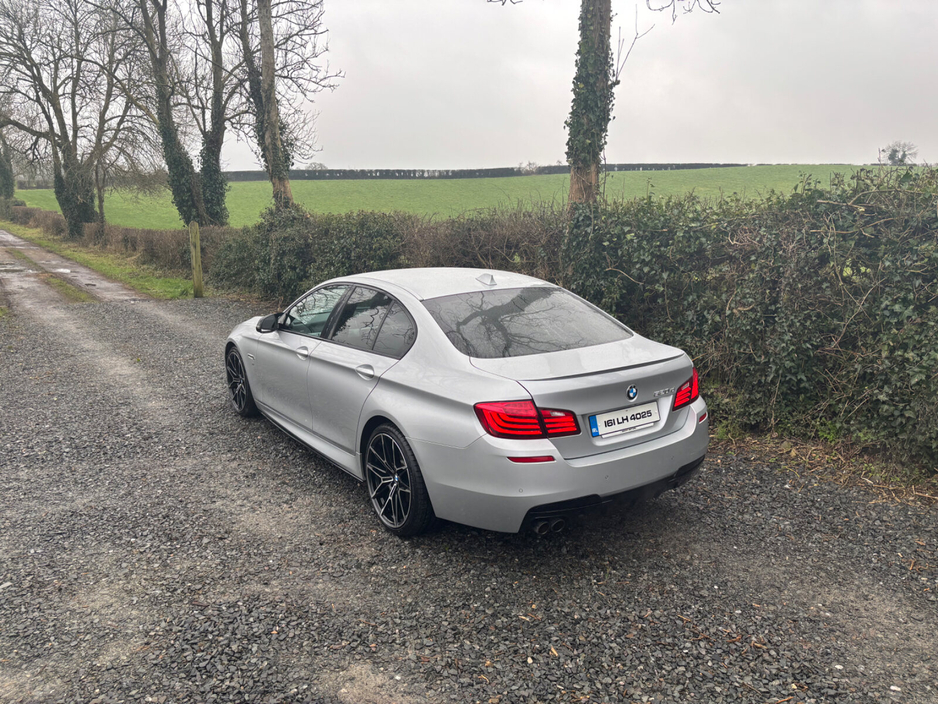 2016 BMW 5 Series - image 10