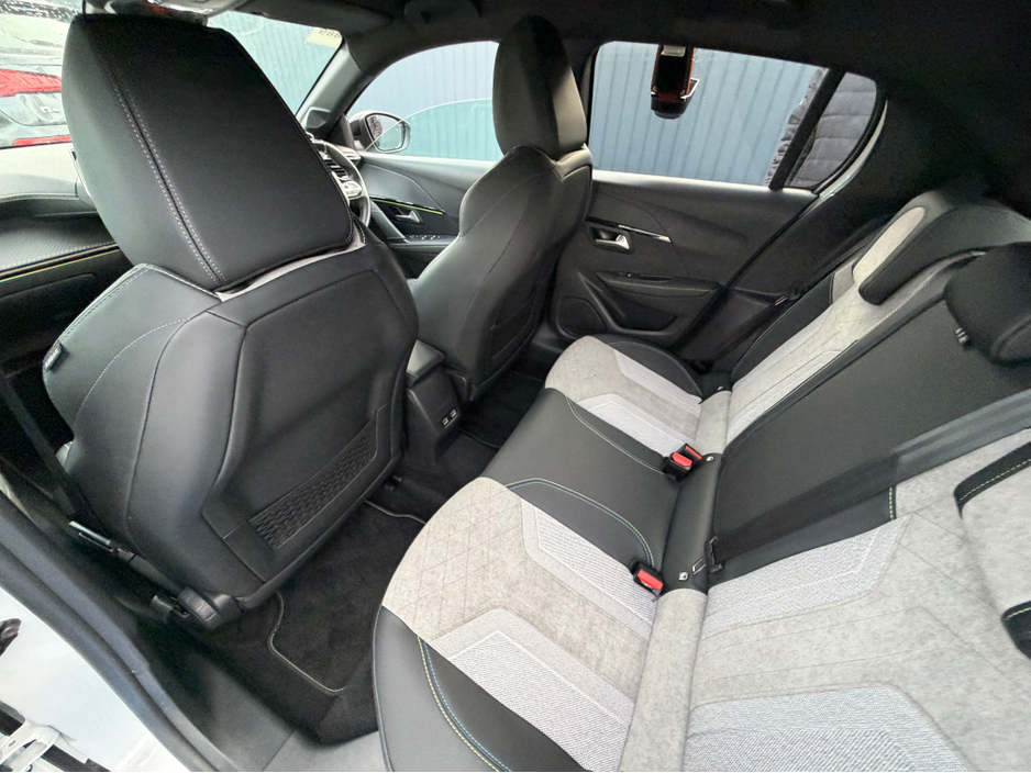 2020 Peugeot 208 - image 35