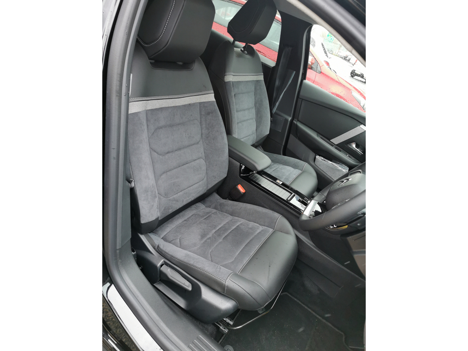 2025 Citroen C4 MAX BLUEHDI 130 EAT8 MY44 €39,999