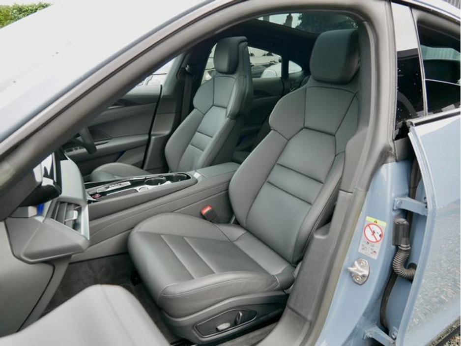 2024 Audi e-tron GT quattro - image 17