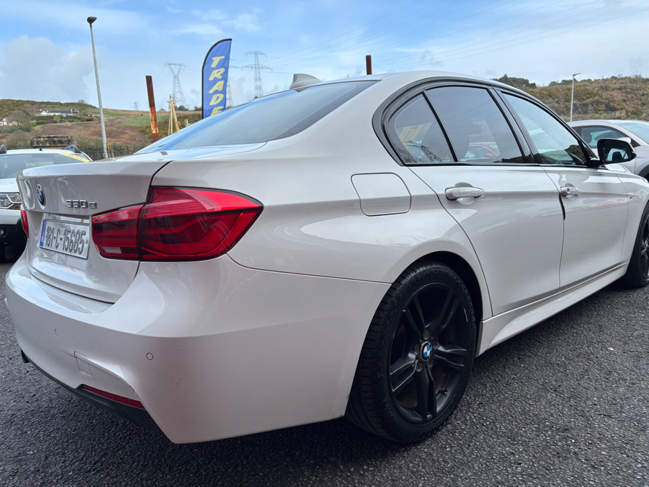 2018 BMW 3 Series - image 17