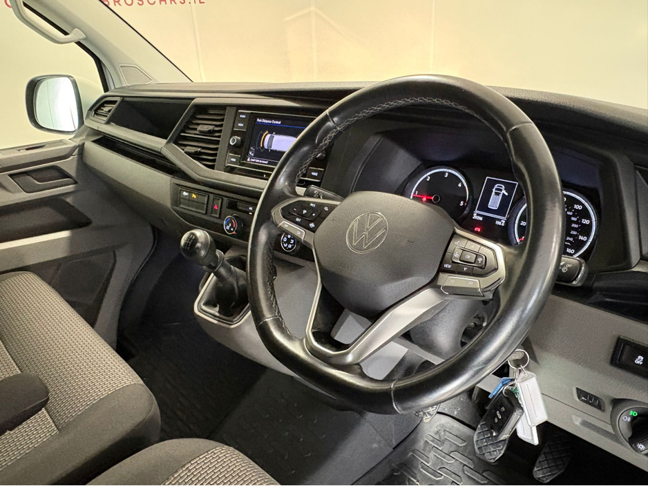 2023 Volkswagen Transporter - image 3