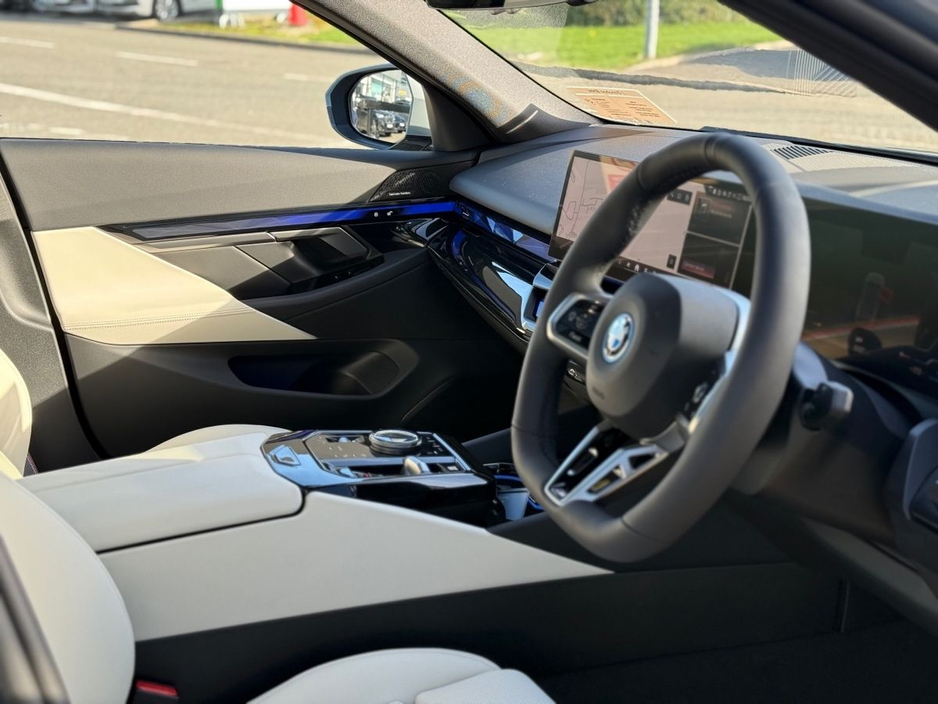 2026 BMW 5 Series - image 9