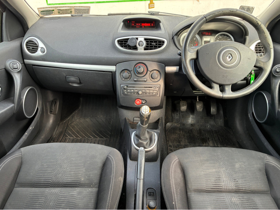 2010 Renault Clio 1.2 petrol 5 door €2,950