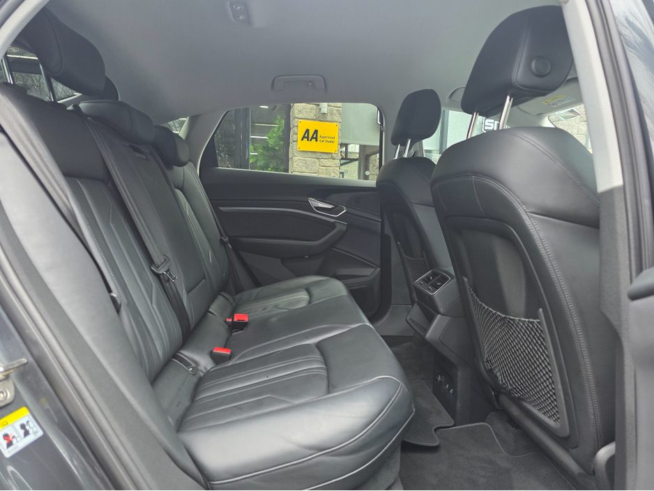 2022 Audi e-tron - image 15