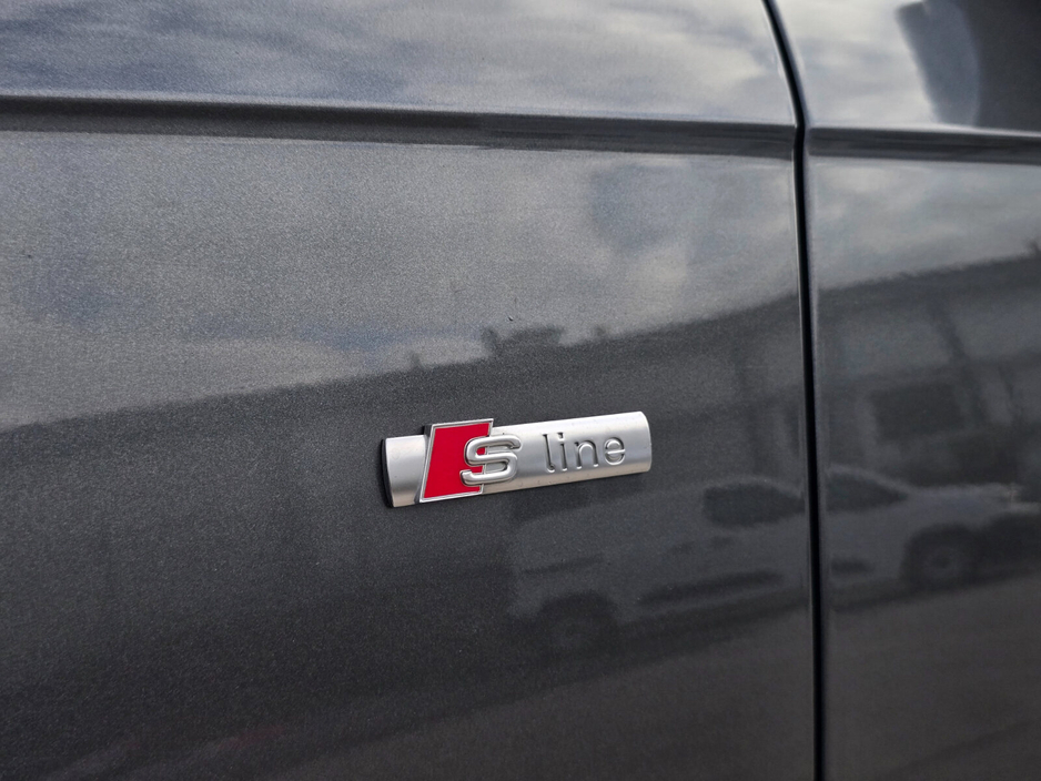 2015 Audi A4 - image 17