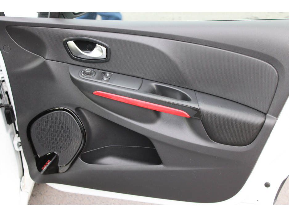 2017 Renault Clio - image 10