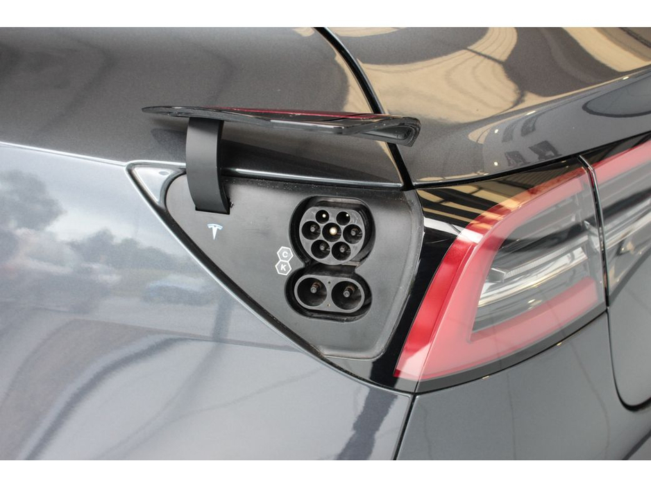 2022 Tesla Model 3 Long Range AWD €28,899