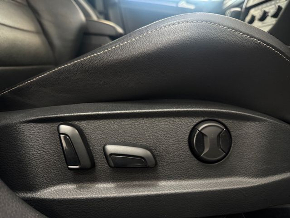 2016 Volkswagen Golf - image 21