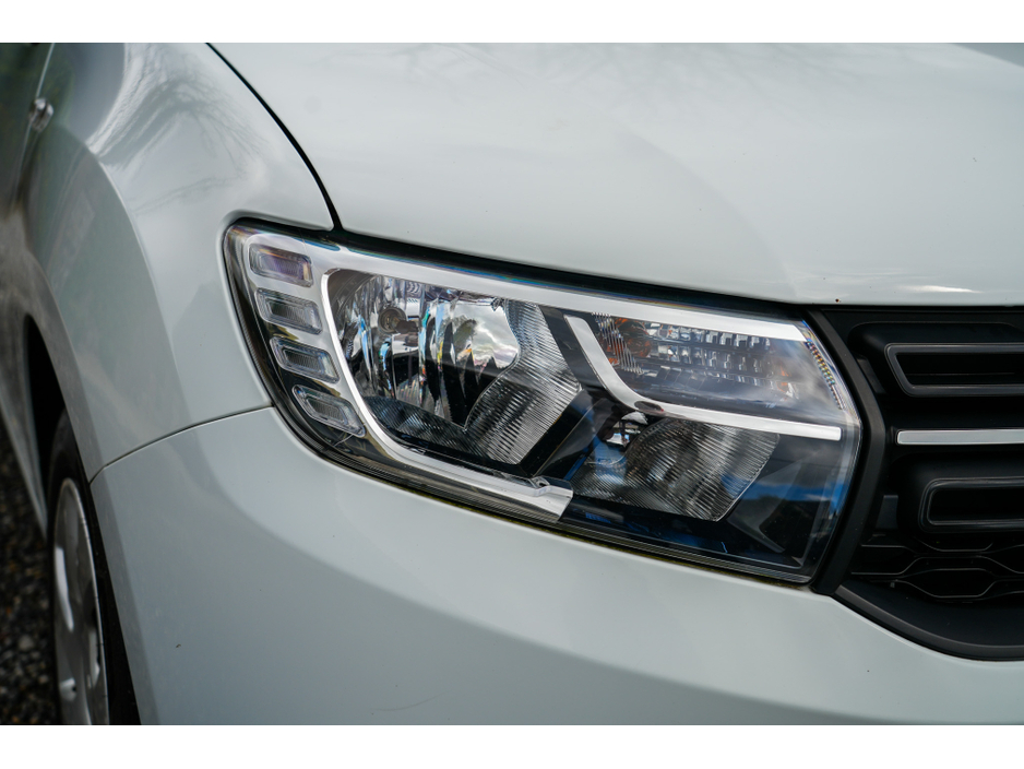 2018 Dacia Sandero - image 15