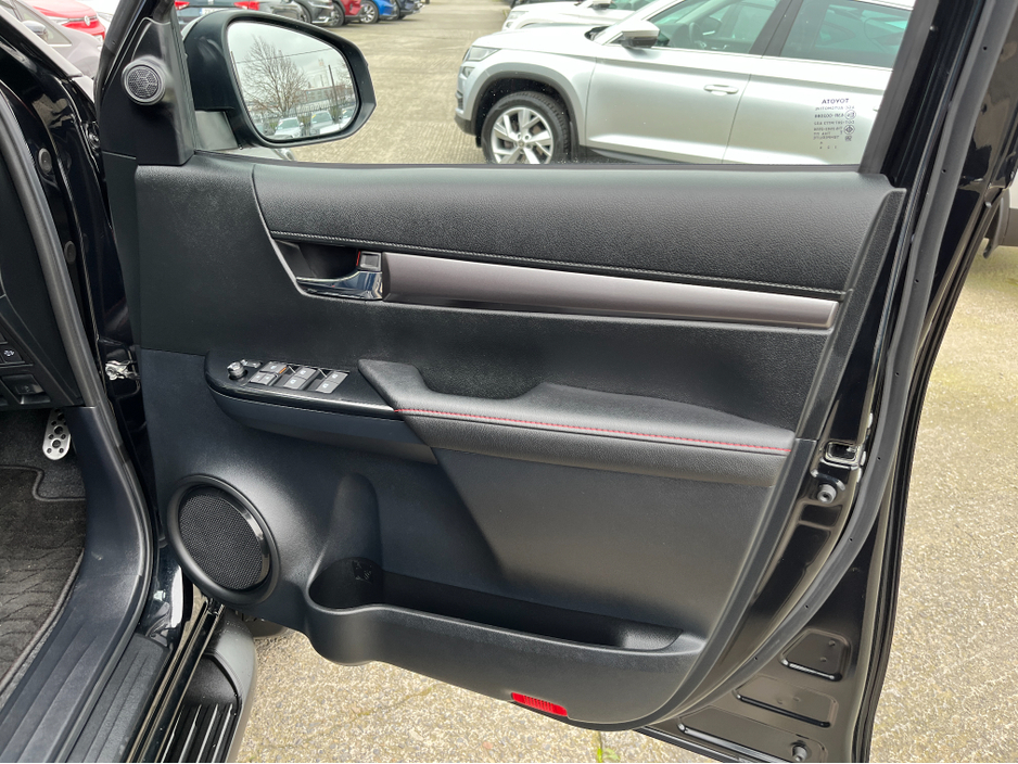 2024 Toyota Hilux - image 12