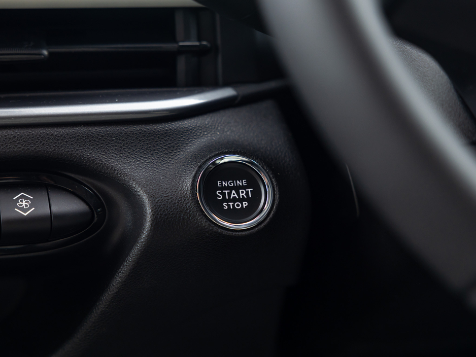 2025 Fiat 600 - image 13