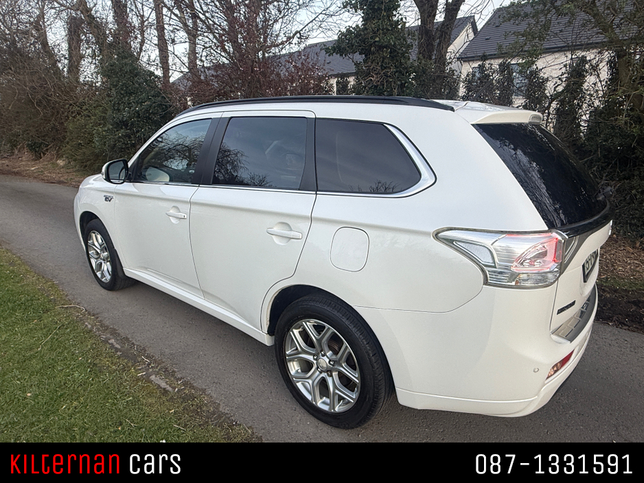 2015 Mitsubishi Outlander - image 6