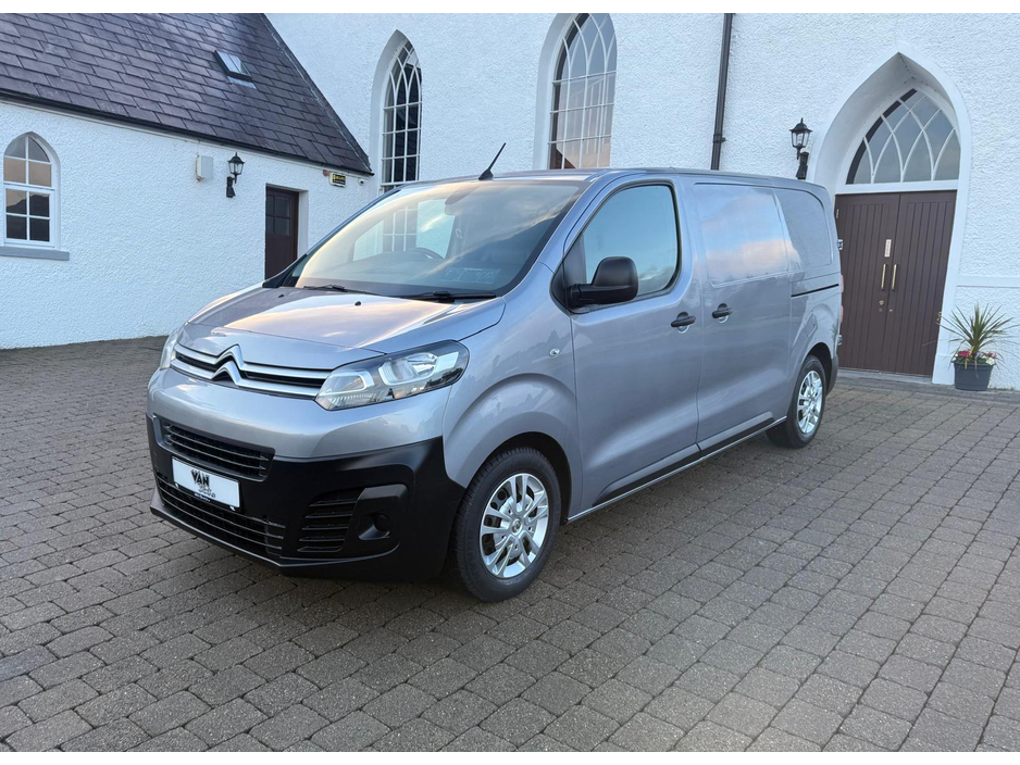 2021 Citroen Dispatch - image 2