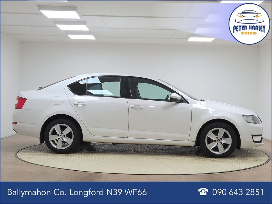 2017 Skoda Octavia - image 4