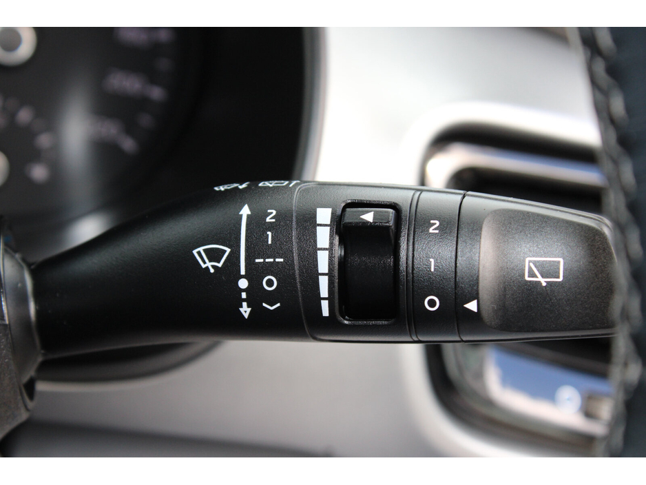 2023 Kia Stonic - image 22