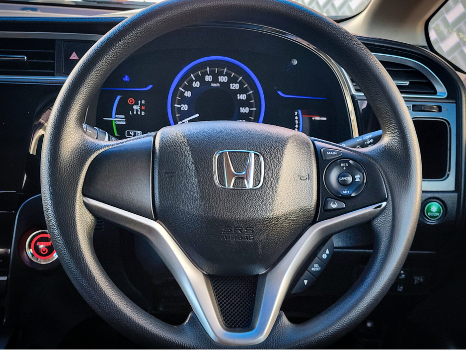 2019 Honda Shuttle Hybrid 5 seater €13,950